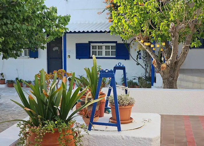 Marini Traditional Cottages